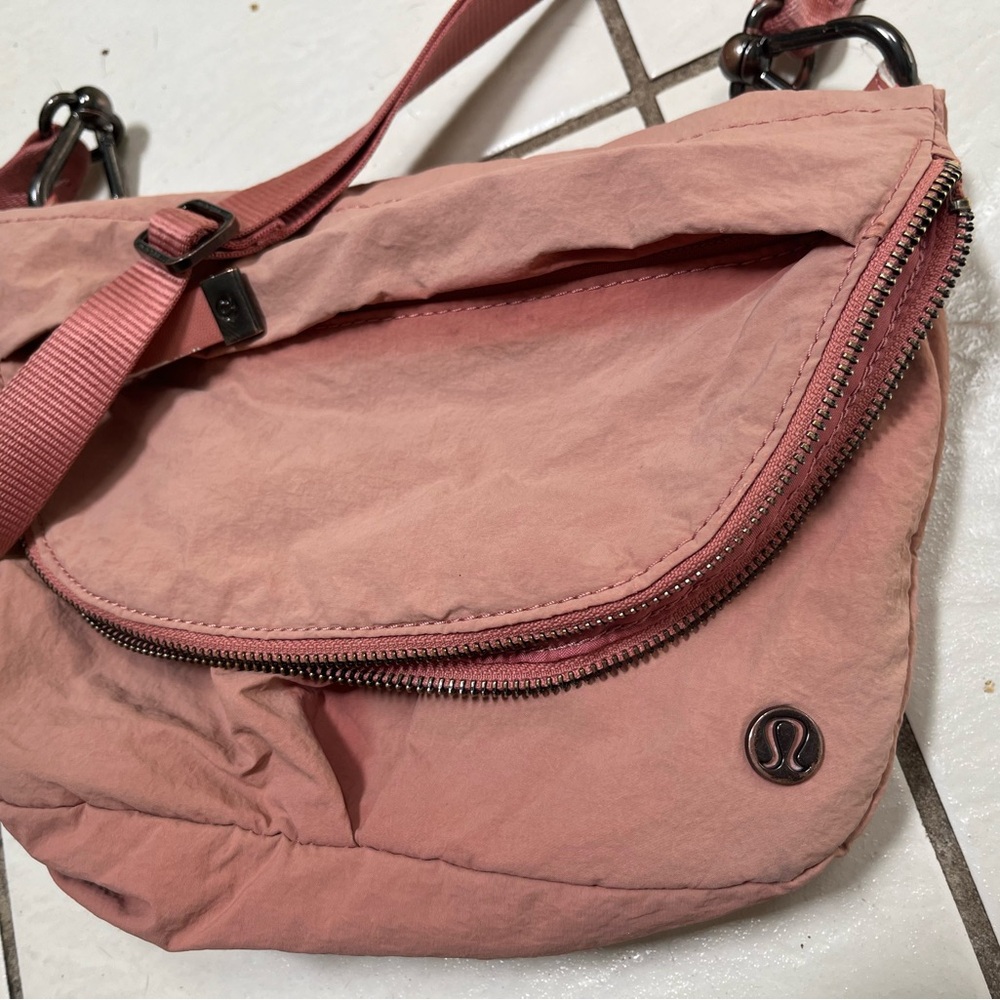Lululemon Festival crossbody bag